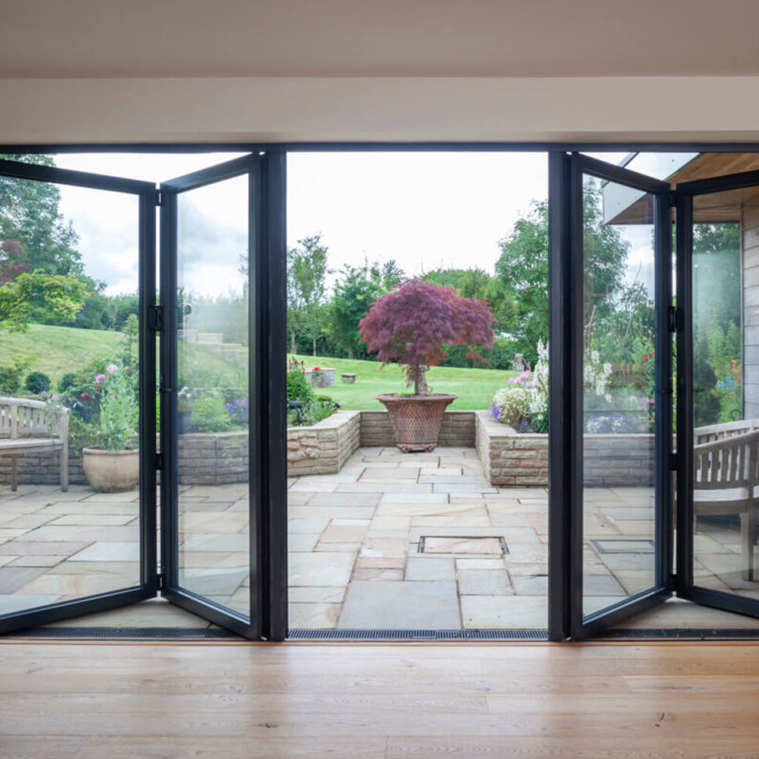 black-aluminium-bifolds-1280x823